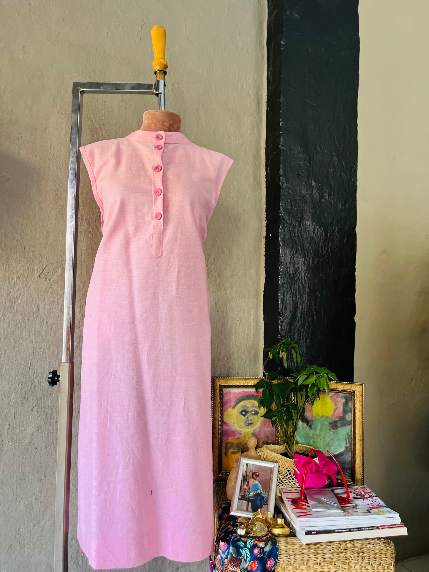 Nina Minimalist Button-Front Shift Dress – Soft Pink